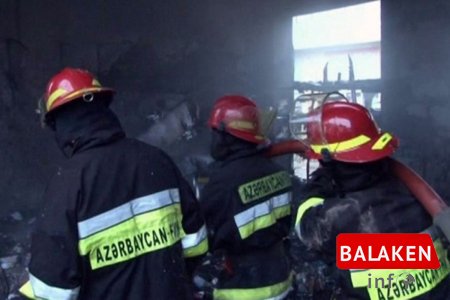 Balakəndə ikimərtəbəli fərdi yaşayış evi yanıb