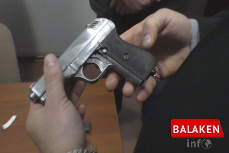 Balakəndə narkotik vasitələrin dövriyyəsi ilə məşğul olan şəxsdən tapança götürülüb -  VİDEO