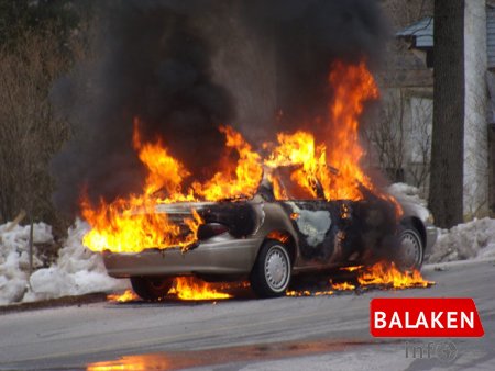 Balakəndə avtomobil yanıb