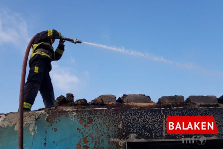 Balakəndə fərdi ev yanıb